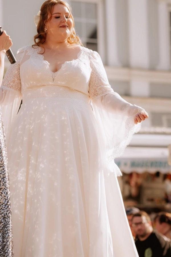 Plus Size White A-Line Wedding Dress V Neck Long Bishop Sleeves Lace Boho Bridal Gown