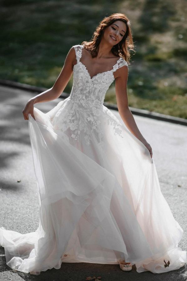 A-line V-neck Tulle Backless Wedding Dress with Lace A-line V-neck Tulle Backless Wedding Dress with Lace