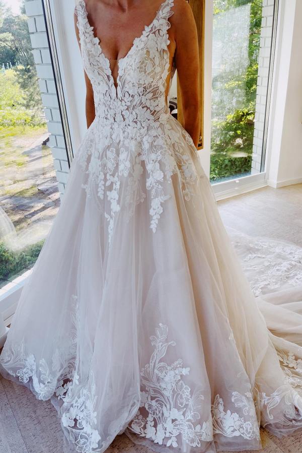 Fashion Long A-line V-neck Tulle Lace Princess Backless Wedding Dress Fashion Long A-line V-neck Tulle Lace Princess Backless Wedding Dress