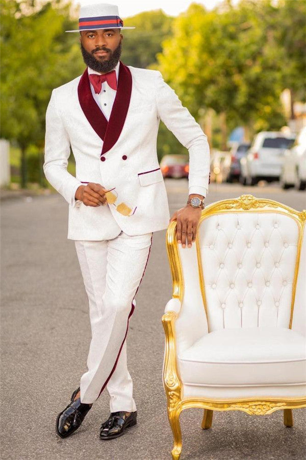 Koscy Chic White Jacquard Double-Breasted Wedding Suit with Burgundy Lapel
