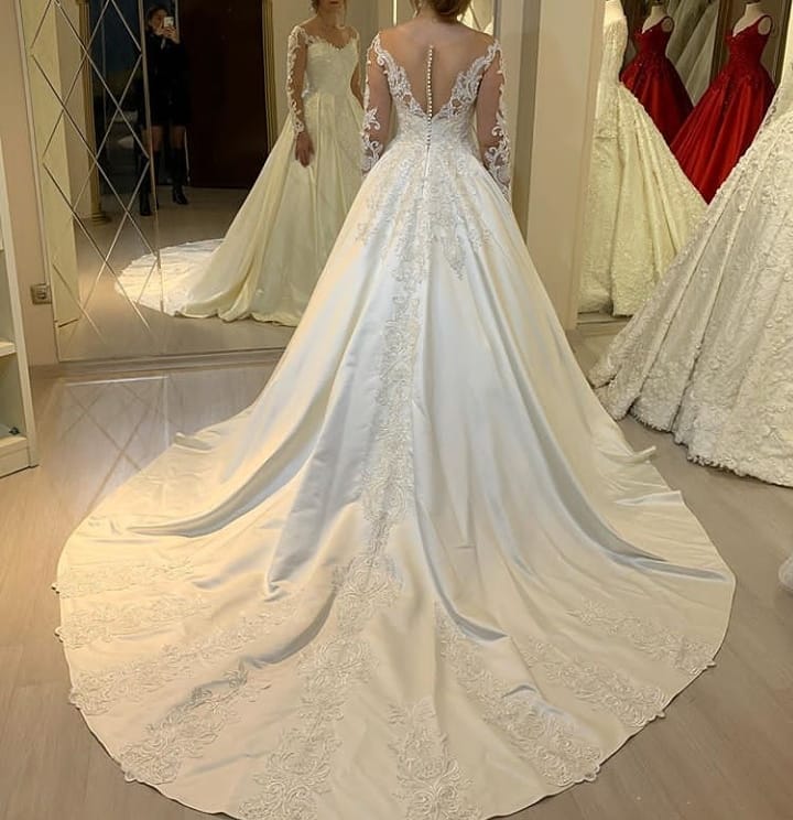 Bmbride Elegant A-Line Sweetheart Long Sleeve Appliques Lace Pearl Satin Bridal Gown