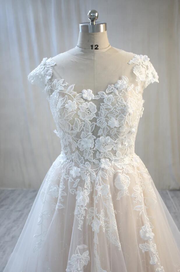 Bmbride Elegant A-Line Bateau Backless Appliques Lace Tulle Floor-length Bridal Gown