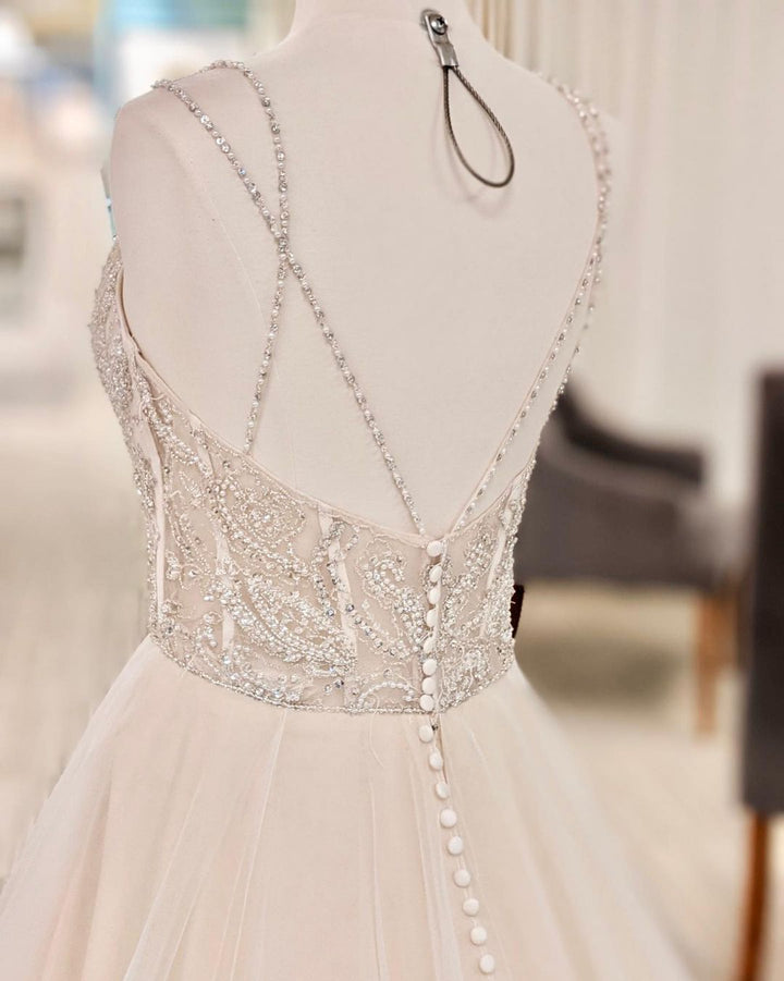 Bmbride Gorgeous Long A-line V-neck Glitter Backless Wedding Dress