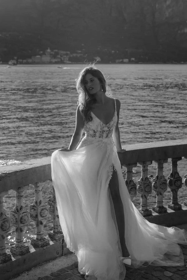 Bmbride Boho A-line V-neck Tulle Lace Open Back Wedding Dress with Slit
