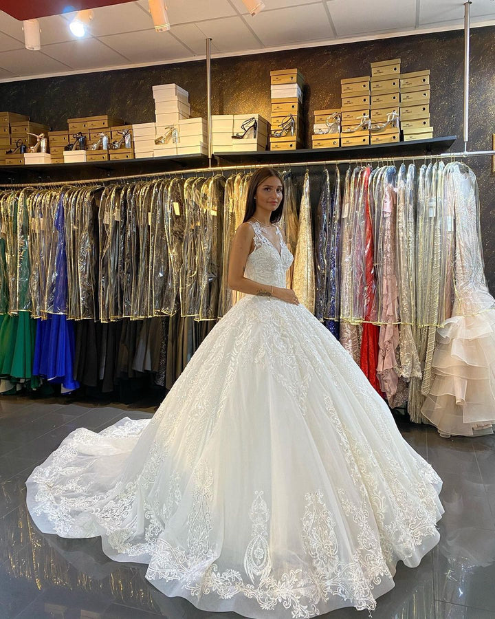 Bmbride Princess V-neck Appliques Lace Backless Floor-length Train Wedding Dress