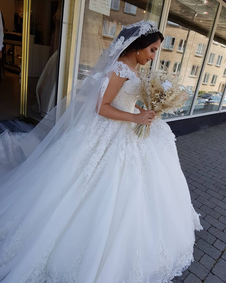 Bmbride Gorgeous Long Princess Off-the-Shoulder Lace Wedding Gowns