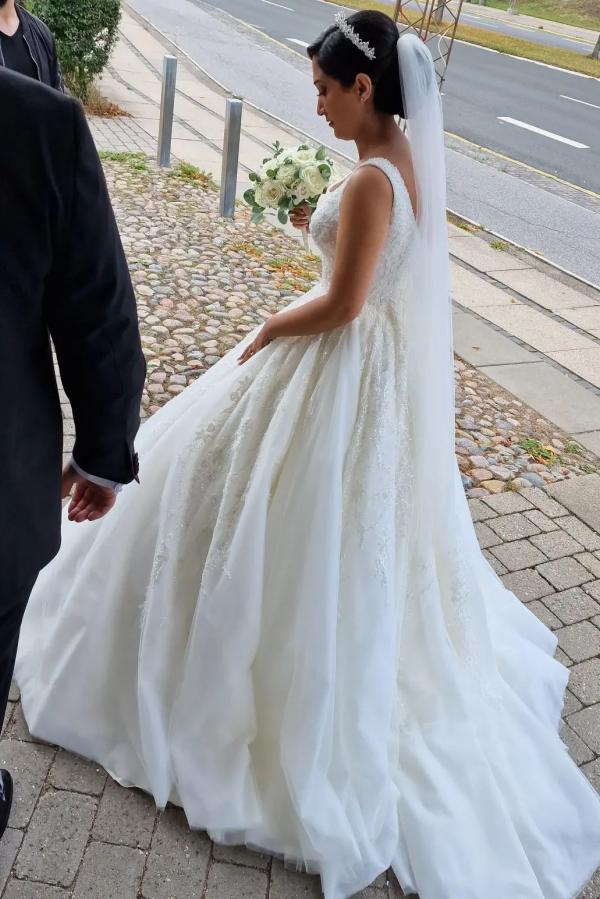Bmbride Stunning Long A-line Square Neck Sleeveless Backless Bridal Gown