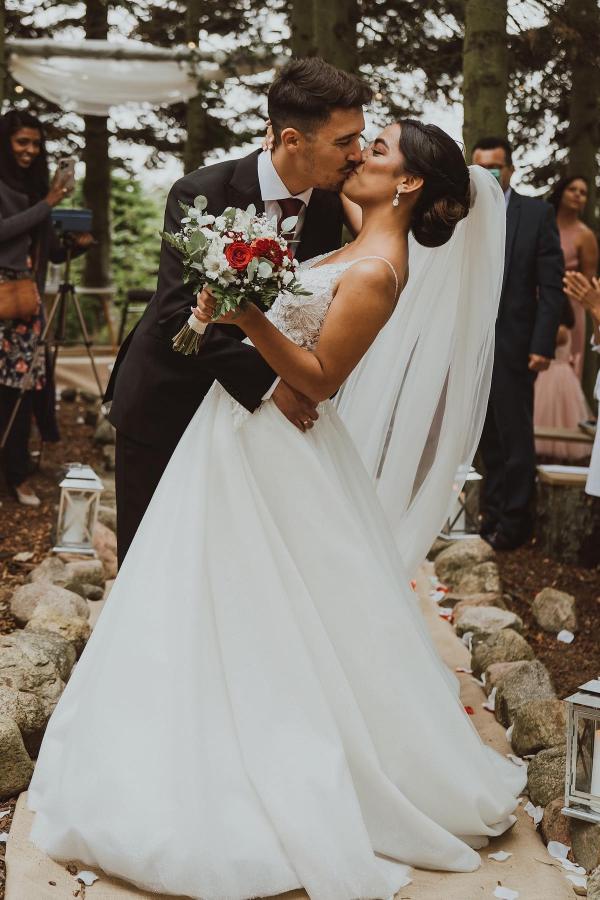 Bmbride Long A-line V-neck Spaghetti Straps Tulle Lace Backless Wedding Dress