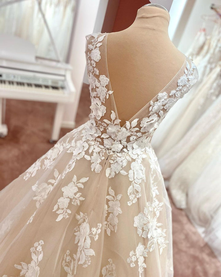 Bmbride A-Line V-neck Wide Straps Backless Appliques Lace Tulle Wedding Dress