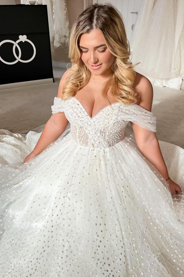 Bmbride Elegant Long A-line Off the Shoulder Tulle Wedding Dress White Bridal Gowns