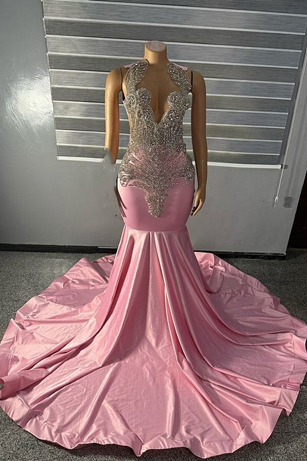 Robe de bal sirène rose à col haut et perles argentées