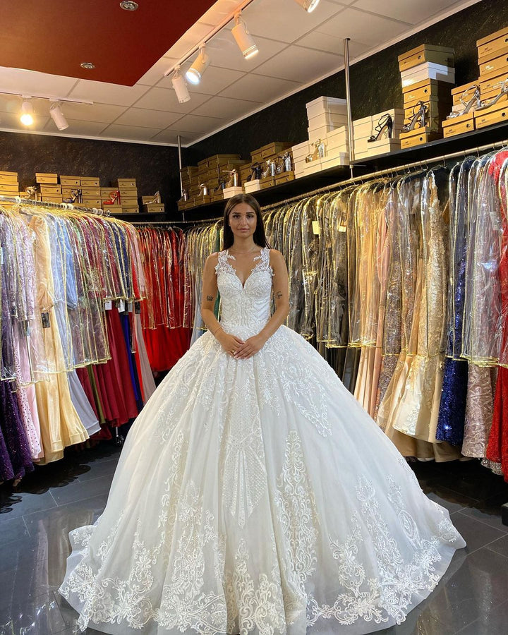 Bmbride Princess V-neck Appliques Lace Backless Floor-length Train Wedding Dress