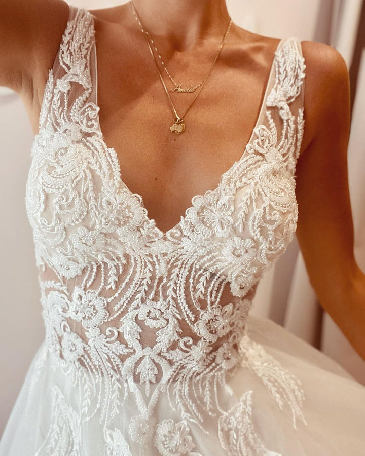 Bmbride A-Line Deep V-neck Backless Wedding Dress With Appliques Lace