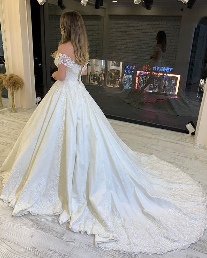 Bmbride Off-the-Shoulder Appliques Lace A-Line Wedding Dress with Train