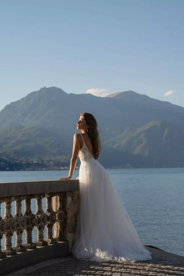 Bmbride Boho A-line V-neck Tulle Lace Open Back Wedding Dress with Slit