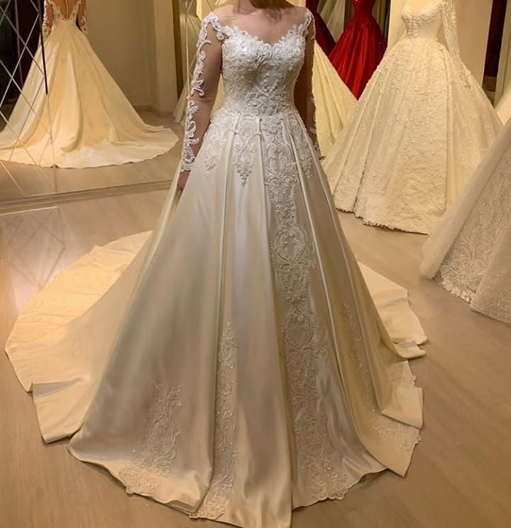 Bmbride Elegant A-Line Sweetheart Long Sleeve Appliques Lace Pearl Satin Bridal Gown