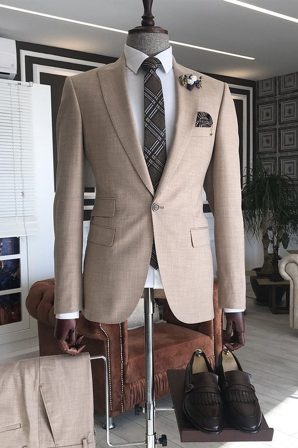 Koscy New Pink Wedding Suit with Peaked Lapel for Men 2024