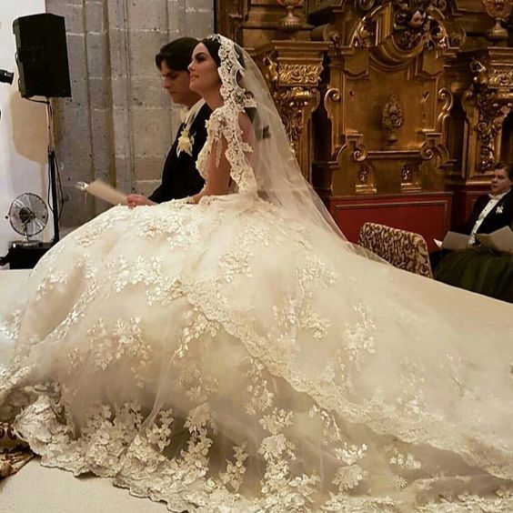 Bmbride Bateau Long Sleeve Appliques Lace Backless Ruffles Floor-length Princess Wedding Dress