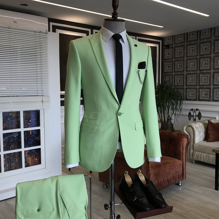 Koscy Fashionable Light Green Three-Flap Evening Suit with Peaked Lapel