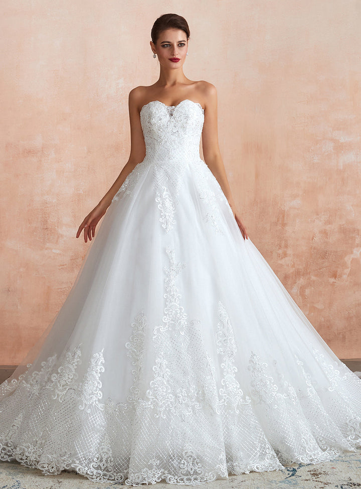 A-line Sweetheart Strapless Tulle Chapel Train Dress-koscy