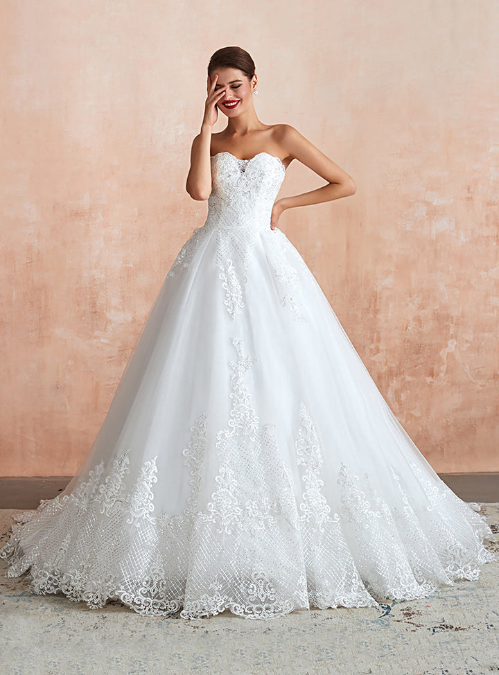 A-line Sweetheart Strapless Tulle Chapel Train Dress-koscy