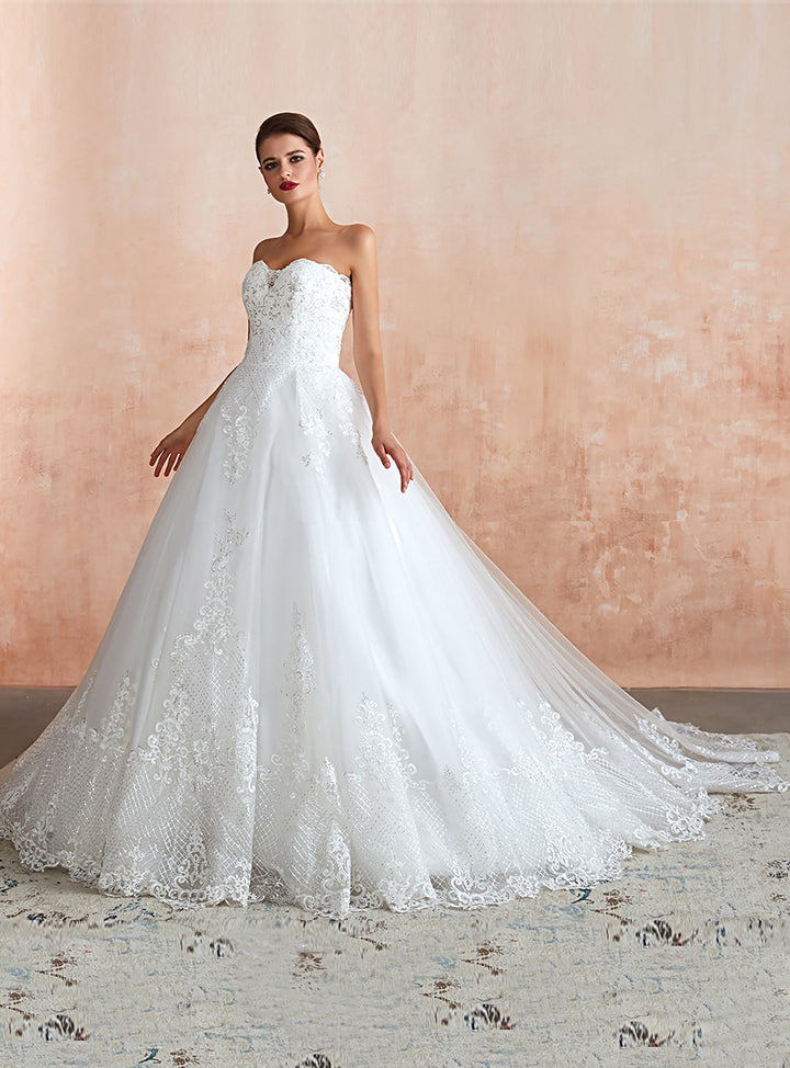 A-line Sweetheart Strapless Tulle Chapel Train Dress-koscy