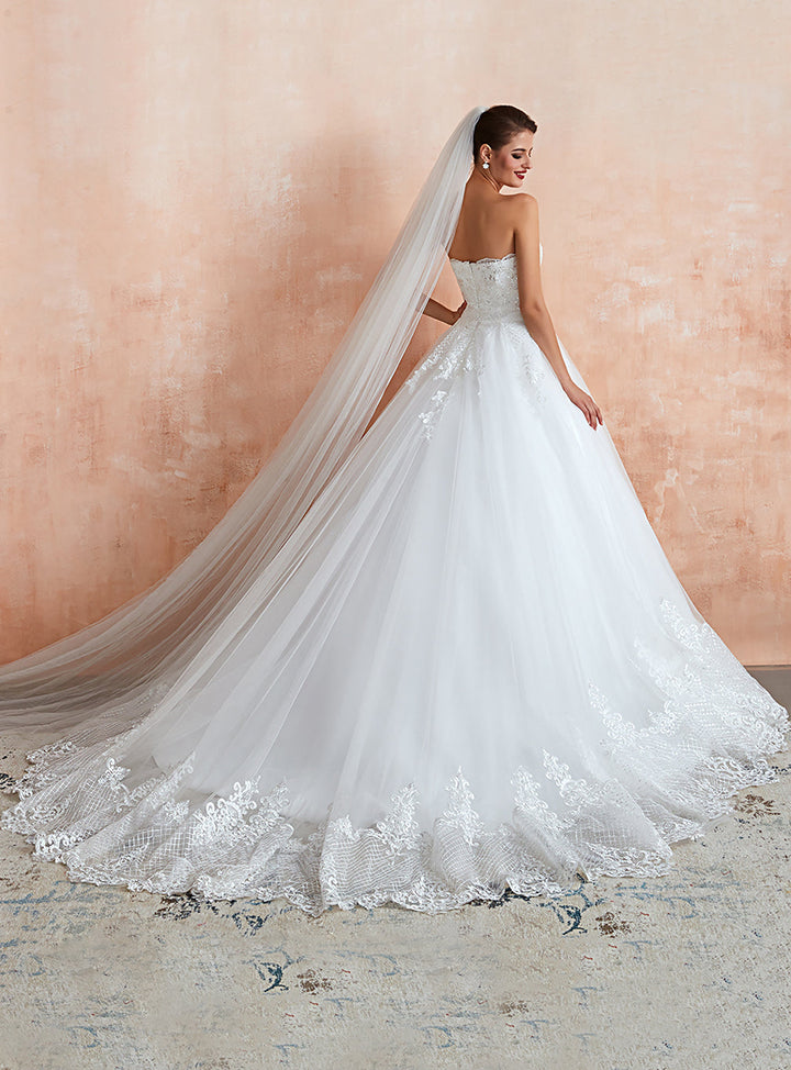 A-line Sweetheart Strapless Tulle Chapel Train Dress-koscy