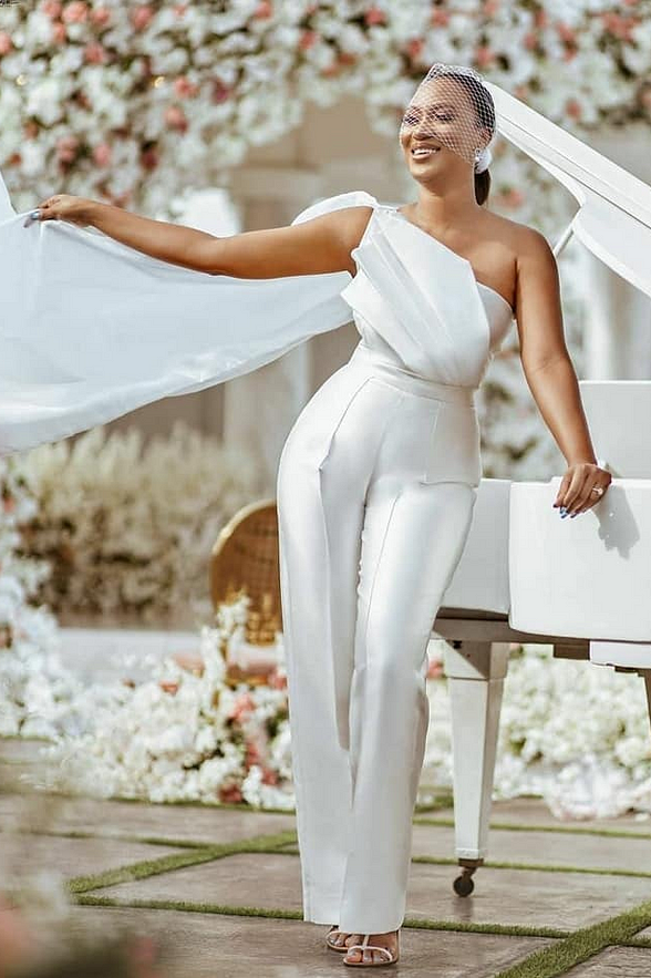 Koscy Elegant One-Shoulder White Pleated Long Jump Suit