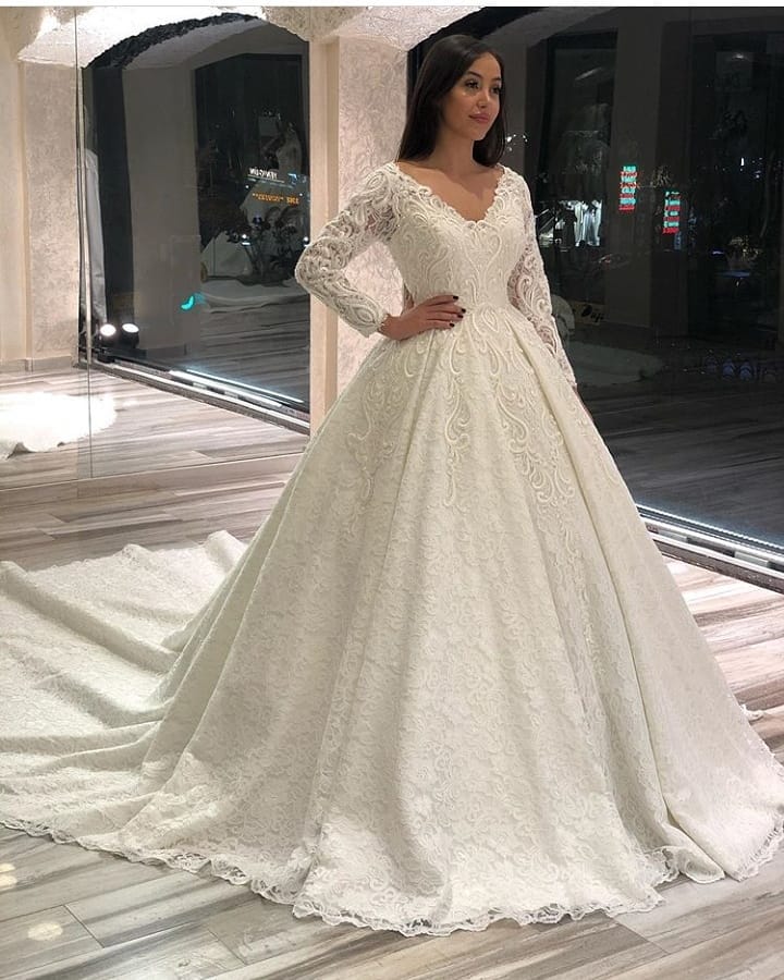 Bmbride Vintage A-line Deep V-neck Long Sleeve Appliques Lace Floor-length Wedding Dress