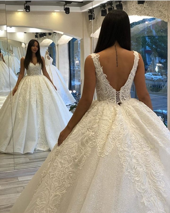 Bmbride Elegant Sweetheart Spaghetti Straps Backless Appliques Lace Sequins Ball Gown Wedding Dress