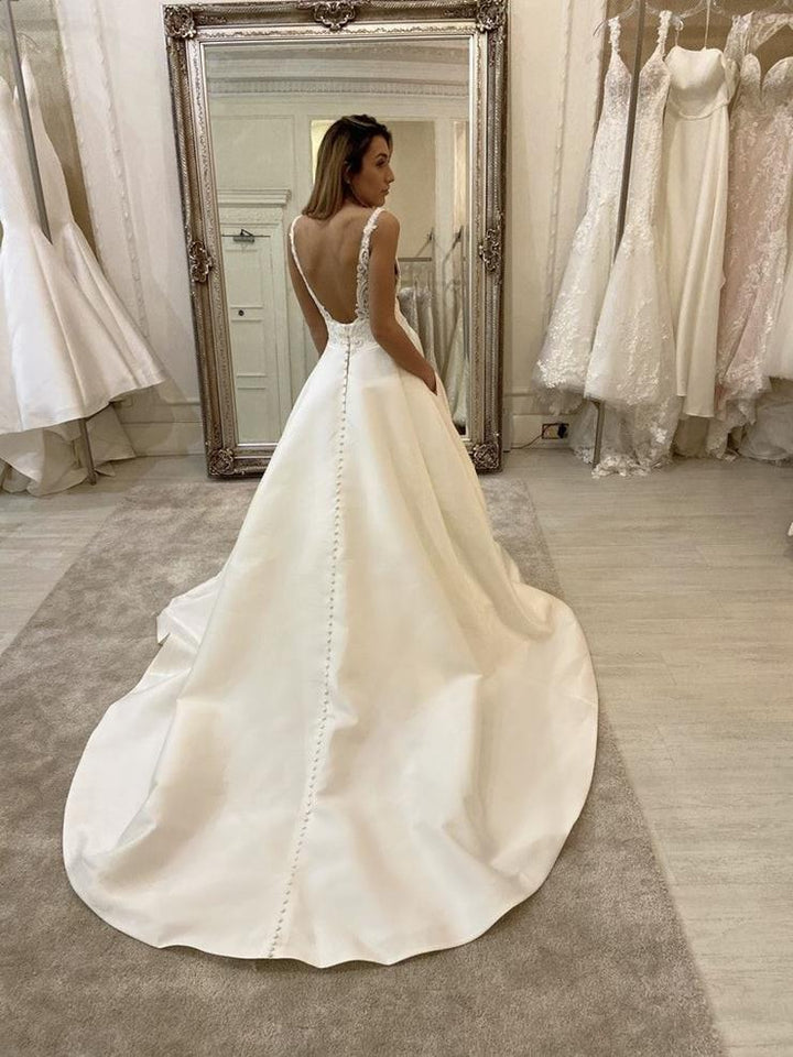 Bmbride V-neck Spaghetti Straps A-Line Backless Wedding Dress With Pockets