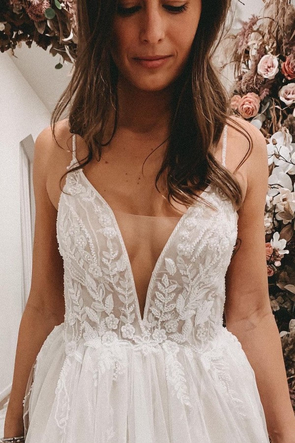 Bmbride A-line V-neck Lace Tulle Wedding Dress with Open Back and Slit