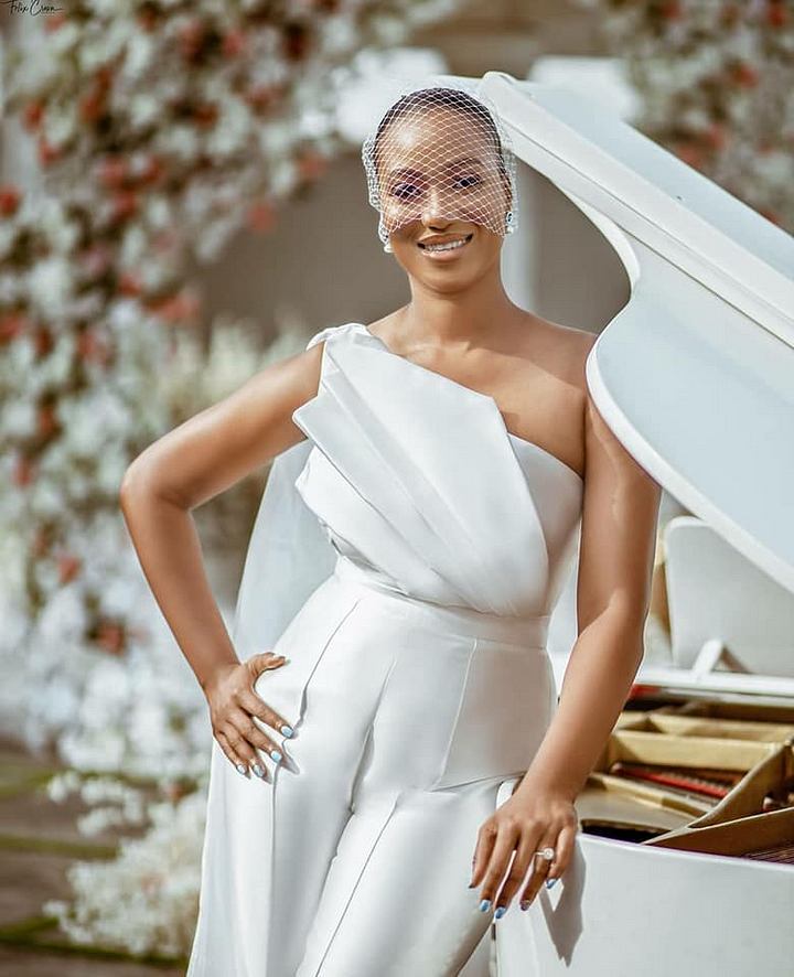 Koscy Elegant One-Shoulder White Pleated Long Jump Suit