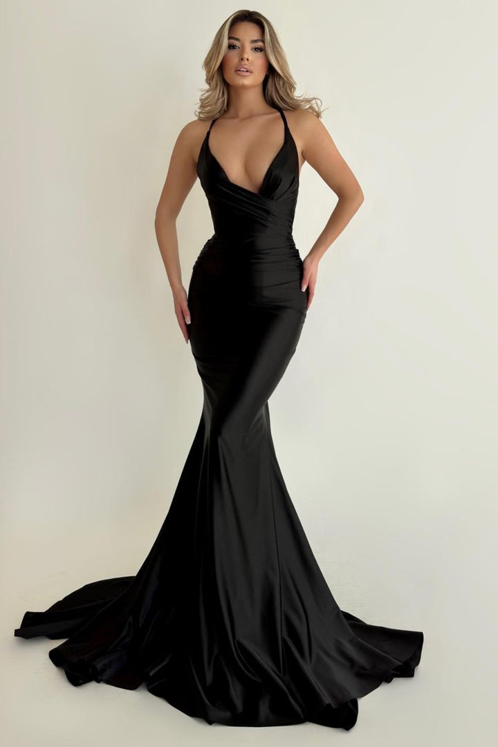 Sexy Black Sleeveless Halter Pleated Long Prom Dress
