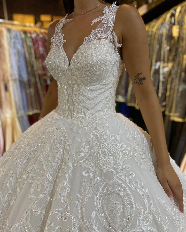 Bmbride Princess V-neck Appliques Lace Backless Floor-length Train Wedding Dress