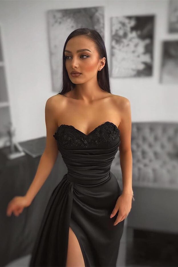 Sweetheart Black Evening Dress with Applique Pleated Prom Dress