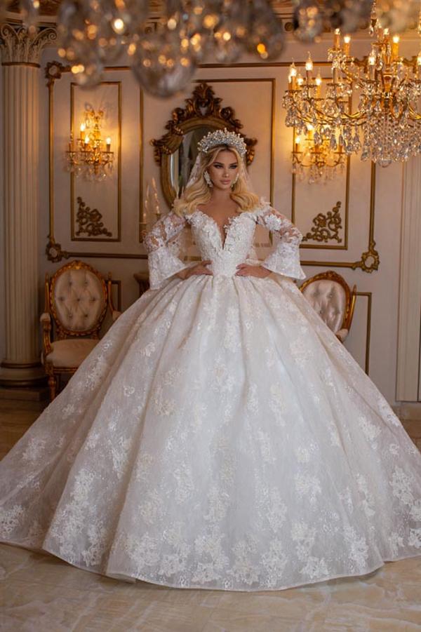 Fashion V-Neck Long Sleeves Sweetheart Floor Length Ball Gown Wedding Dress  with Appliques