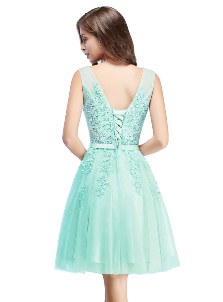 Sleeveless Appliques Tulle Lace V-Neck Knee Length Dress-koscy