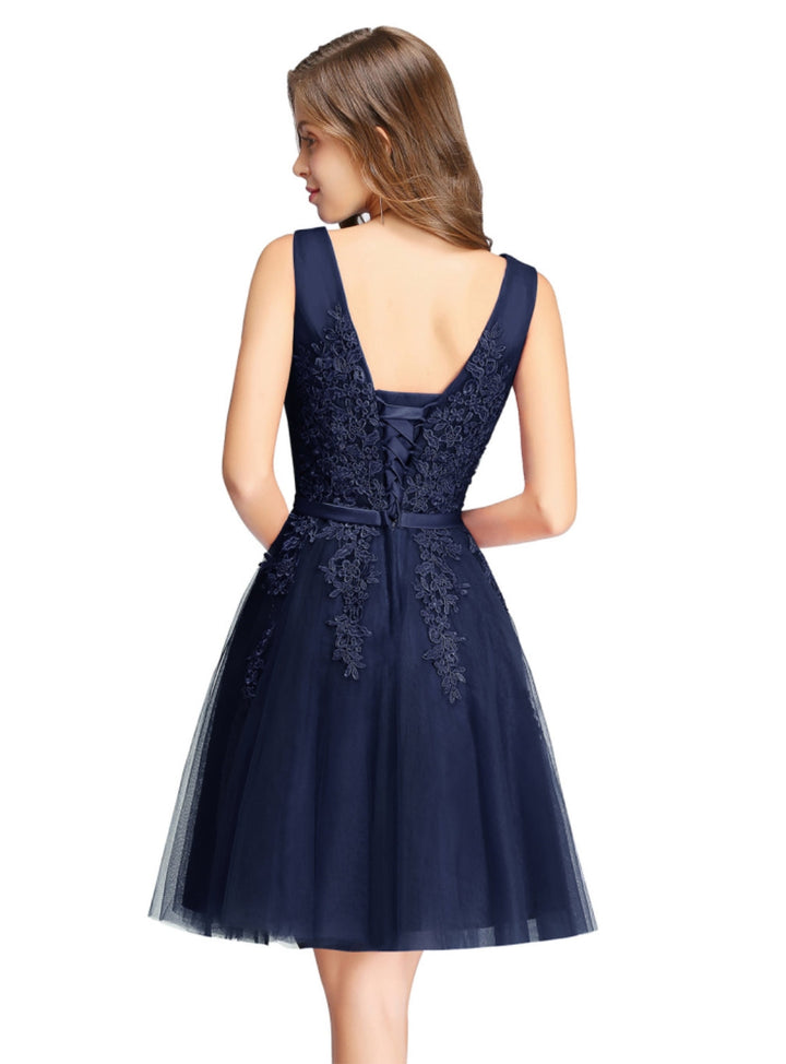Sleeveless Appliques Tulle Lace V-Neck Knee Length Dress-koscy