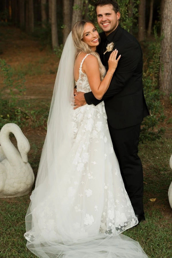 Timeless Ivory Square Neck Sleeveless A-Line Wedding Dress with Appliq