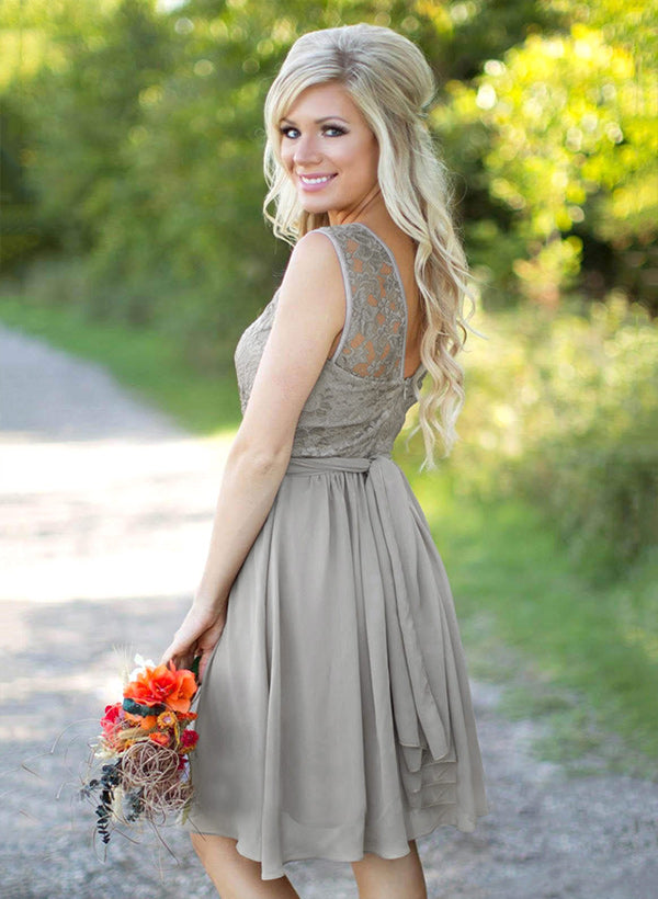 A-Line Princess Scoop Neck Knee-Length Chiffon Bridesmaid Dress With Lace